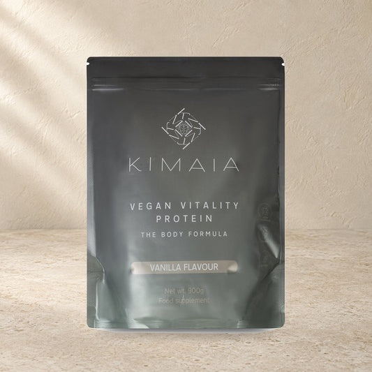 KIMAIA Vegan Vitality Protein (abonnement) — hoofdfoto op een lichte natuurlijke achtergrond